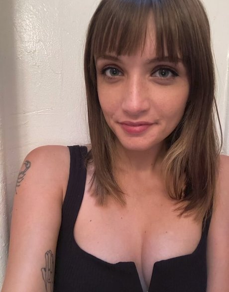 Alanah Mackie photo 49