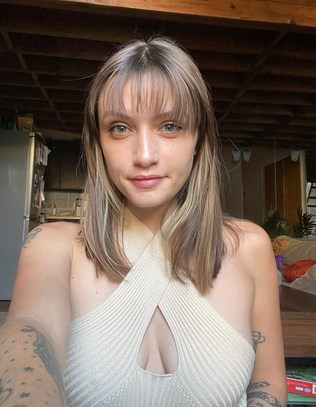 Alanah Mackie photo 76