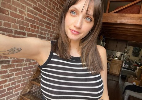 Alanah Mackie photo 78