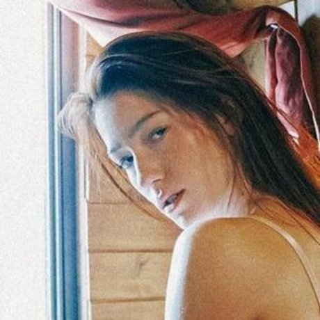 Alanna Jade photo 15