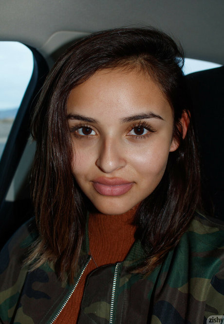 Alejandra Cobos photo 21