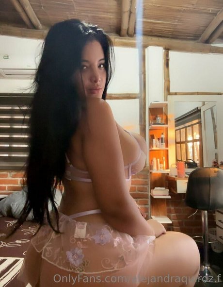 Alejandra Quiroz photo 58