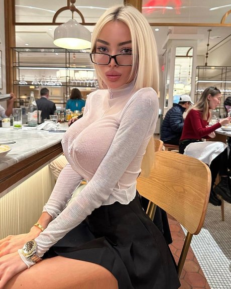 Alena Omovych photo 152