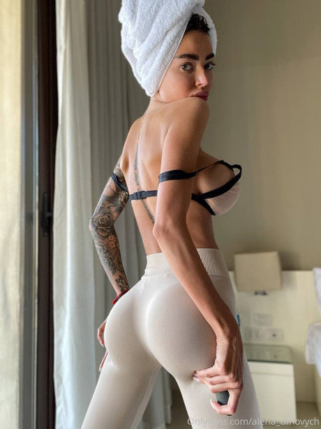 Alena Omovych photo 211