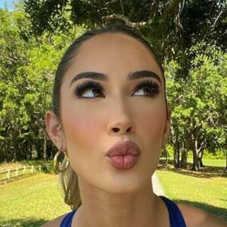 Alena Perez photo 18