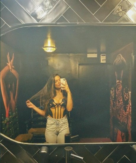 Alessandra Sironi photo 26