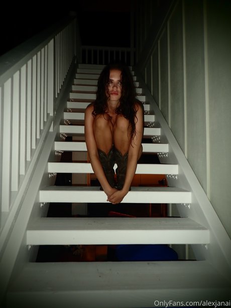 Alex Janai photo 116