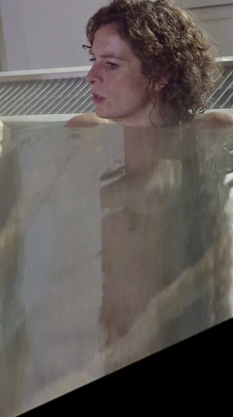 Alex Polizzi photo 3