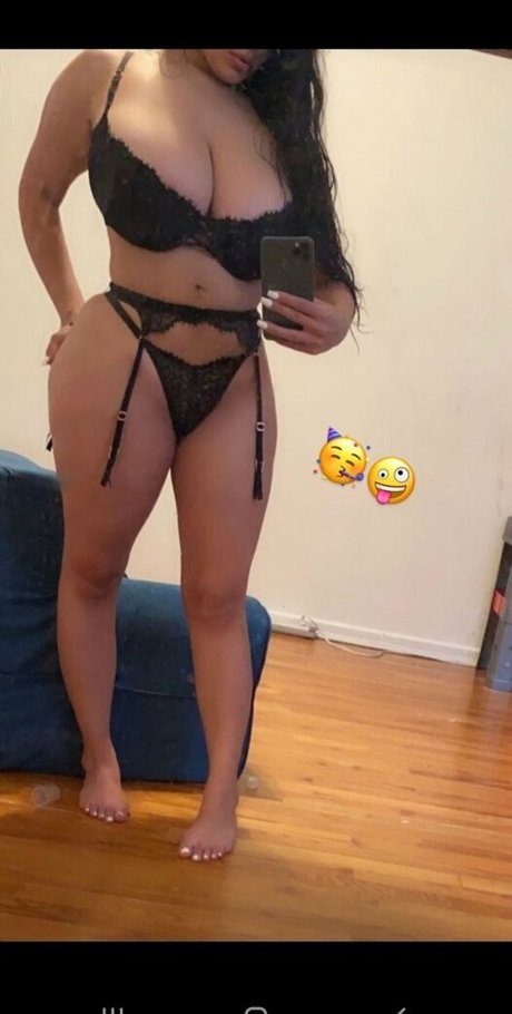 Alexa Attias photo 1