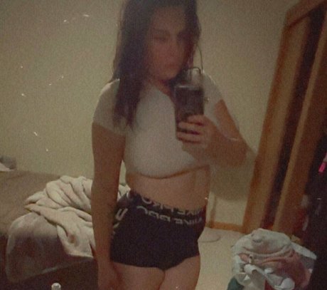 Alexa54 photo 4