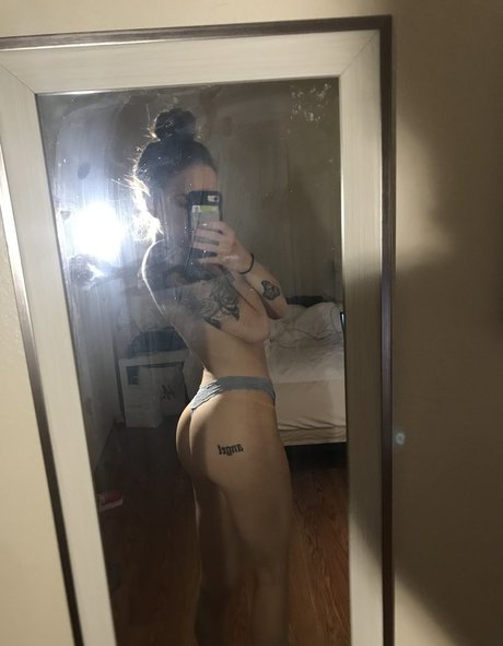 Alexandra Rose photo 12