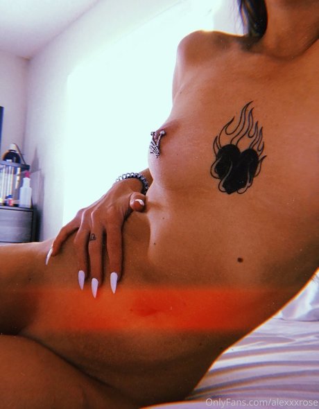 Alexandra Rose photo 18