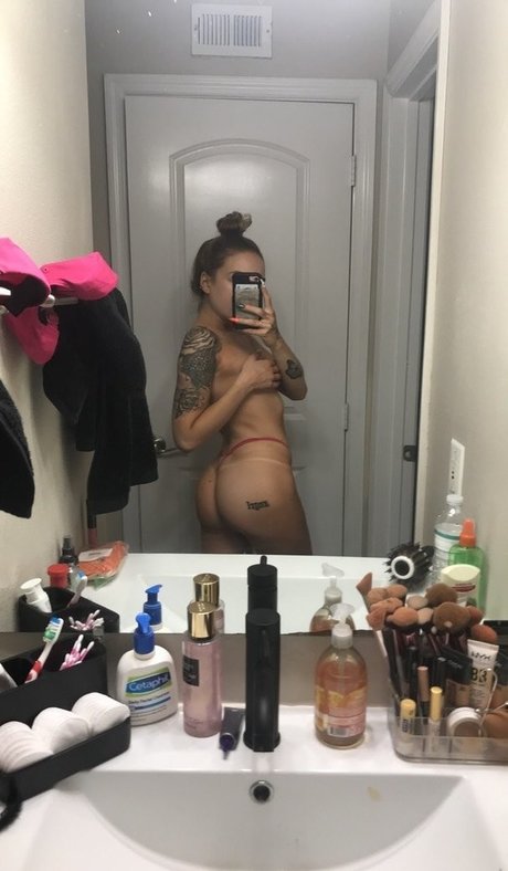 Alexandra Rose photo 90