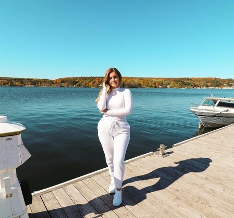 Profile photo of Alexandra Strambu