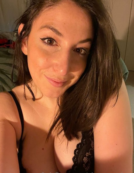 Alexanextdoor photo 5
