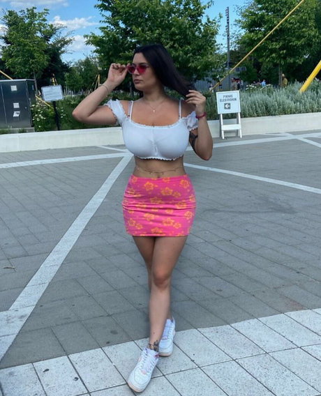 Alexia C photo 17