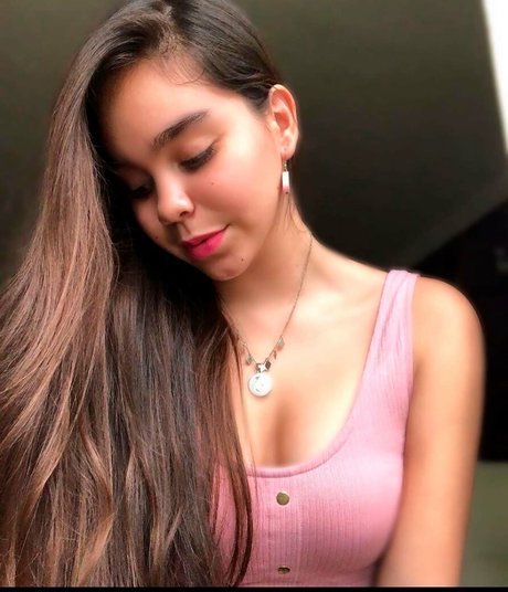 Alexia Guerra photo 4