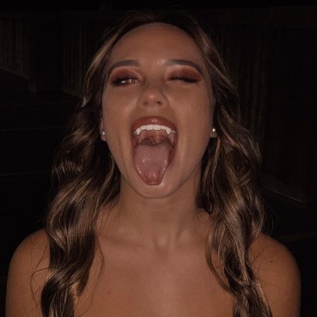 Alexia Steade photo 1