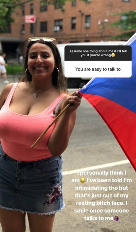 Alexis photo 30