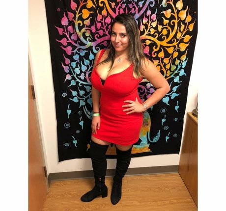 Alexis photo 74