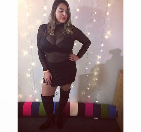 Alexis photo 85