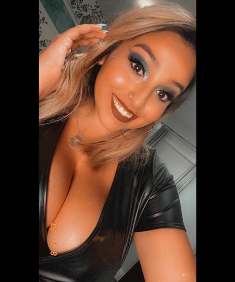 Alexis photo 88