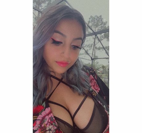 Alexis photo 91