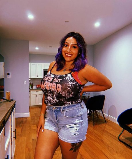 Alexis photo 94