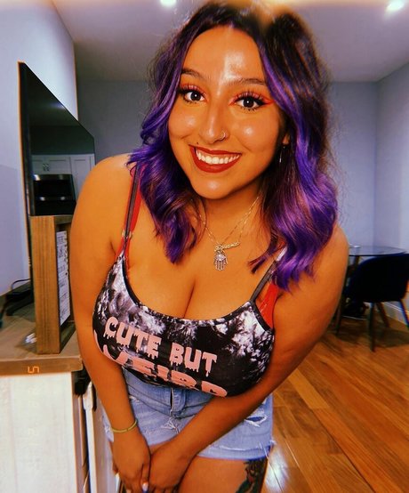Alexis photo 96