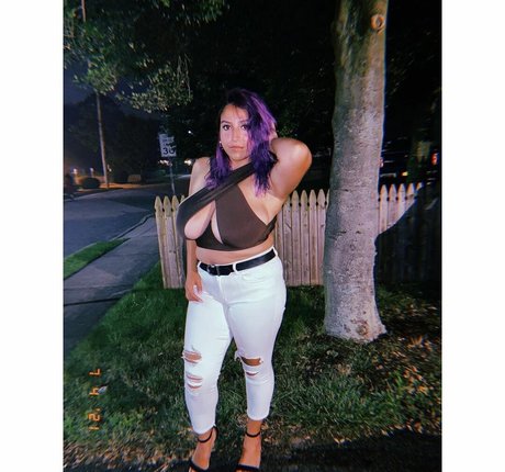 Alexis photo 117