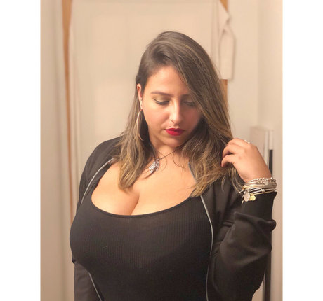 Alexis photo 127
