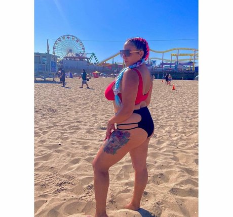 Alexis photo 129