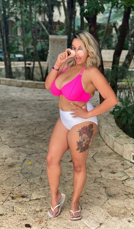 Alexis photo 172
