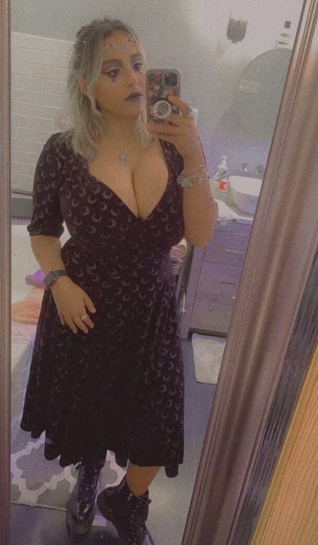 Alexis photo 184
