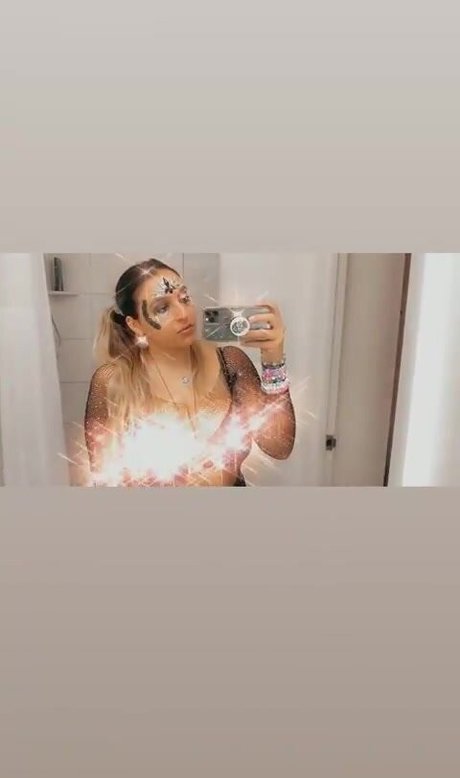 Alexis photo 222