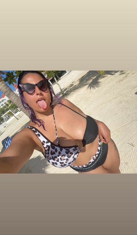 Alexis photo 226