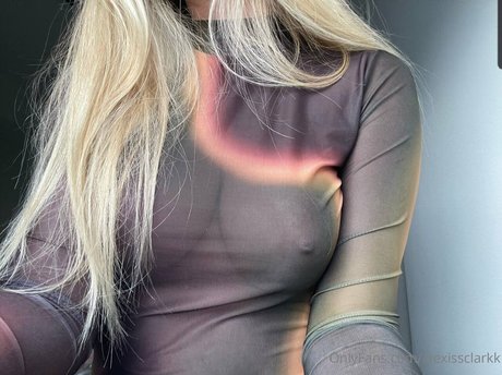 Alexis Clark photo 24