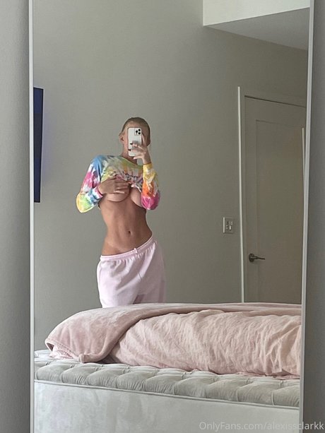 Alexis Clark photo 40