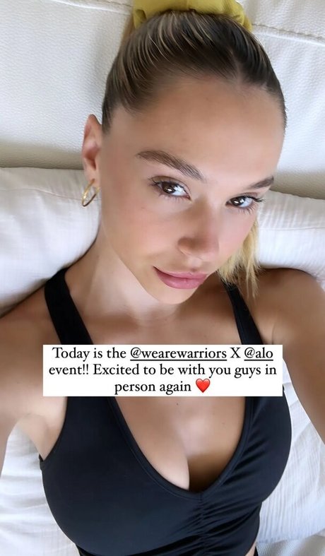 Alexis Ren photo 65