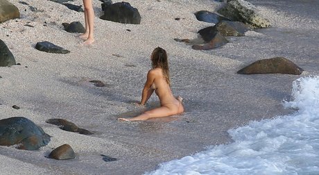 Alexis Ren photo 120