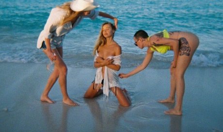 Alexis Ren photo 182