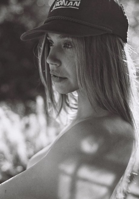 Alexis Ren photo 191
