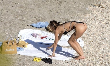 Alexis Ren photo 331