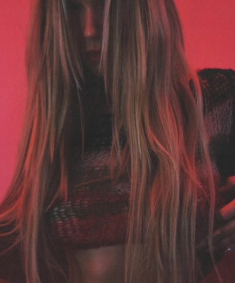 Alexis Ren photo 456