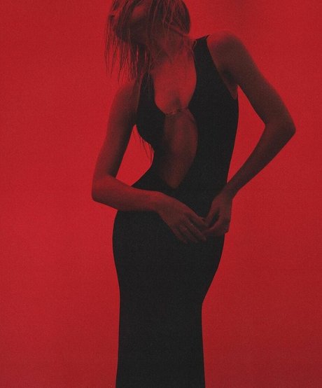 Alexis Ren photo 461