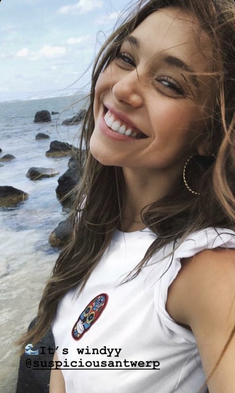 Alexis Ren photo 467