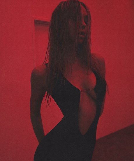 Alexis Ren photo 469