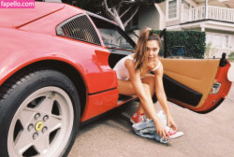 Alexis Ren photo 687