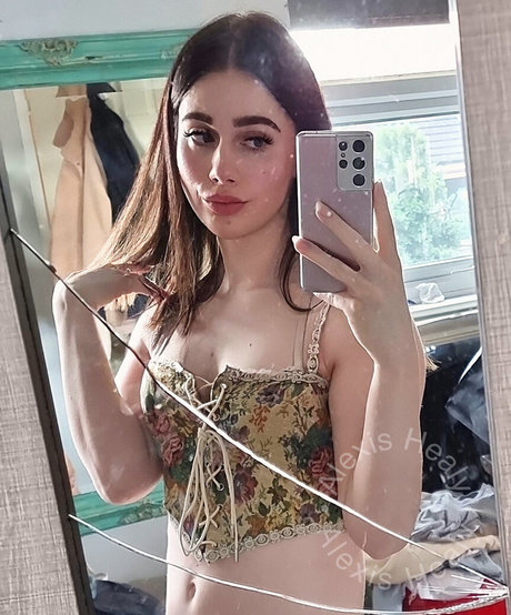 AlexisHealy photo 90