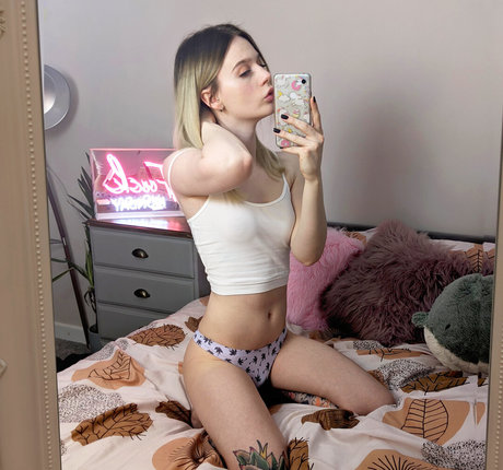 AlexisHealy photo 97